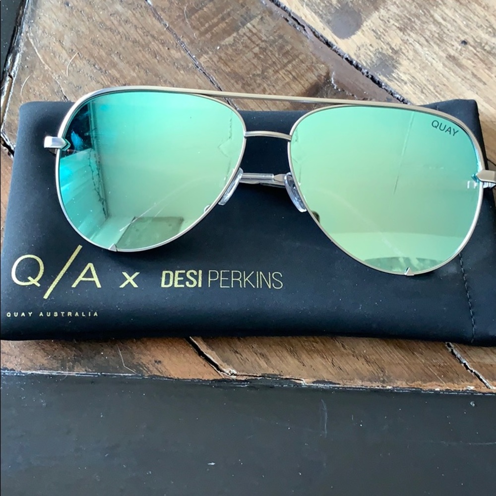 High quay Australia blue